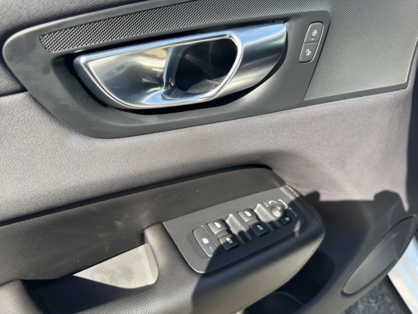 XC60 B4 Momentum Aut LED AHK PDC 1.Hand