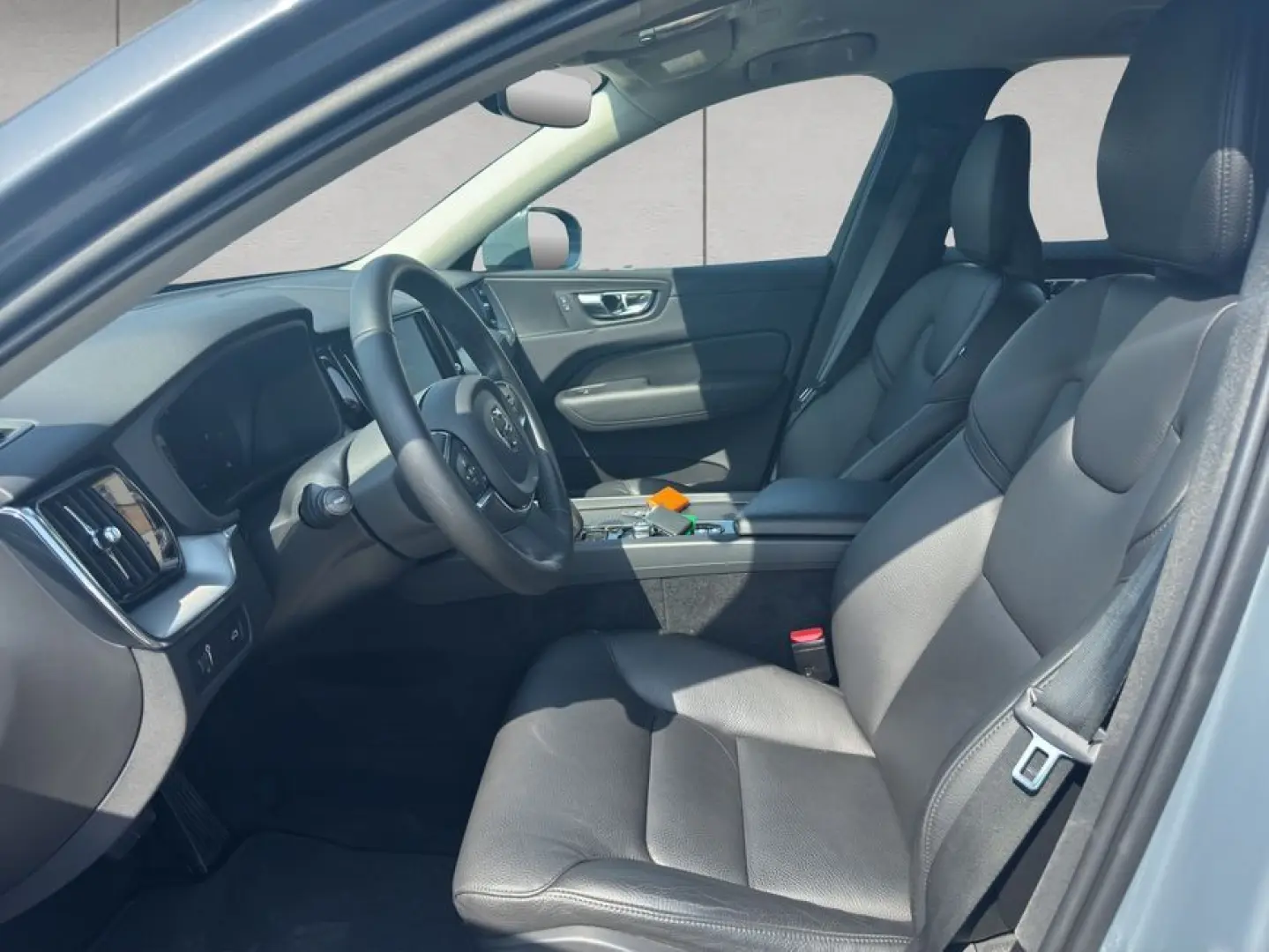 XC60 B4 Momentum-Pro Aut Vollleder AHK Google-Na