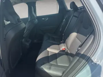 XC60 B4 Momentum-Pro Aut Vollleder AHK Google-Na