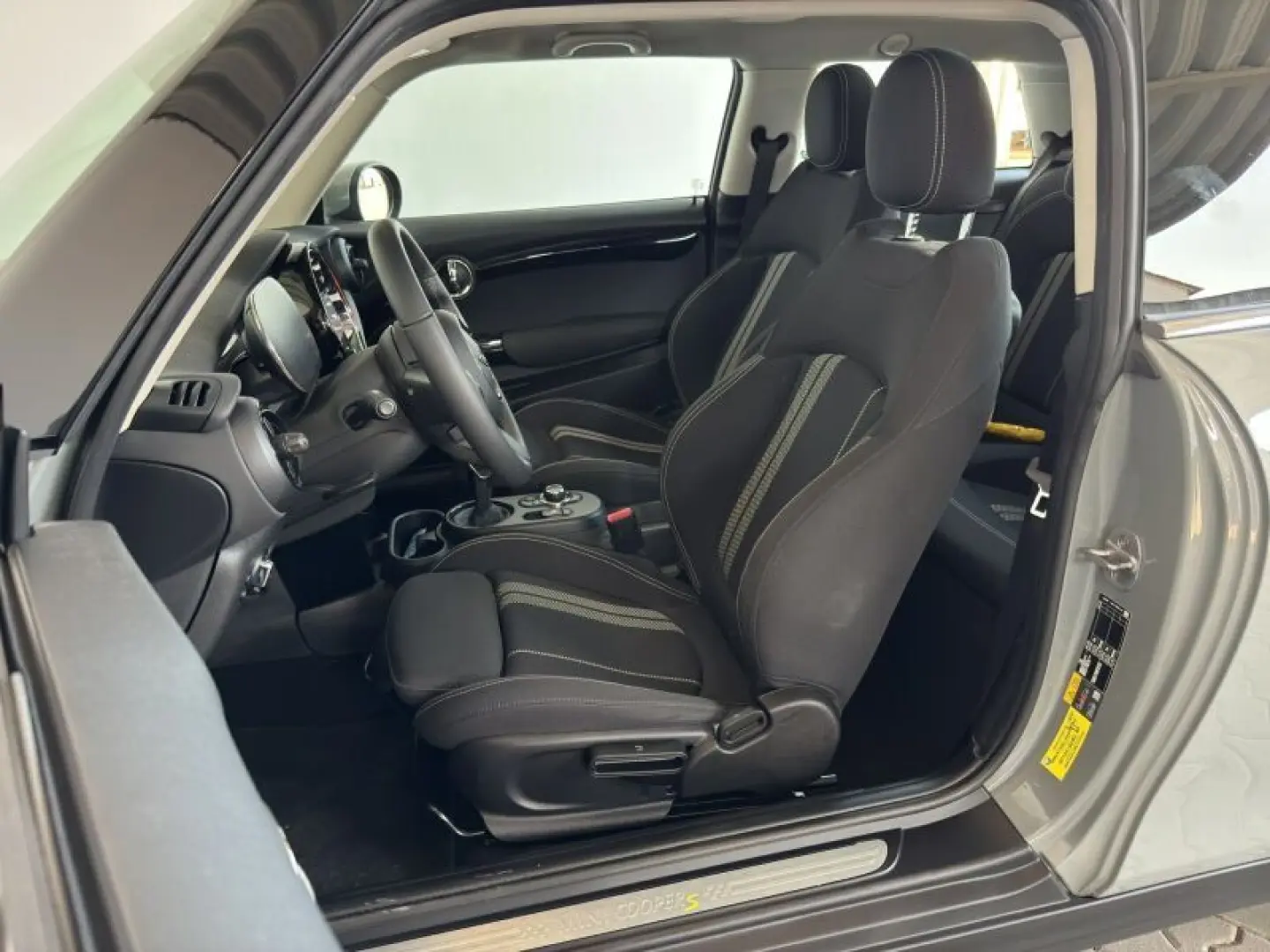 Cooper SE 3-Türer Navi.LED.Pano.ParkAs.AppleCar