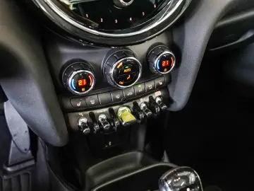 Cooper SE Essential Trim Aut Nav LED Pano RFK