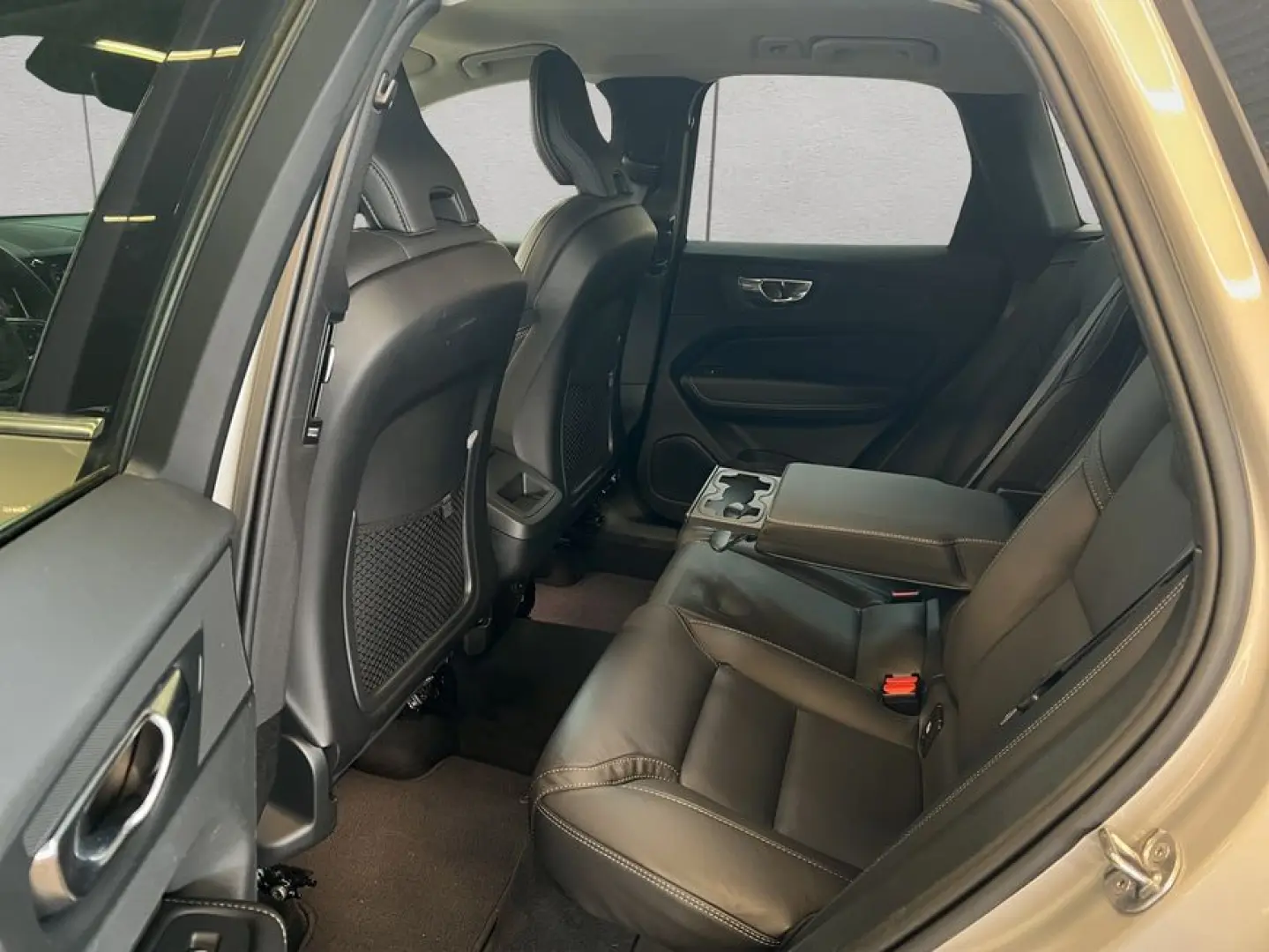 XC60 B4 Inscription Aut Nappaleder perforiert 36