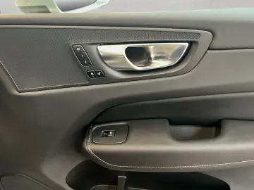 XC60 B4 Inscription Aut Nappaleder perforiert 36