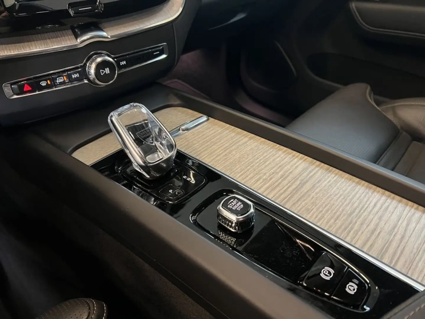 XC60 B4 Inscription Aut Nappaleder perforiert 36