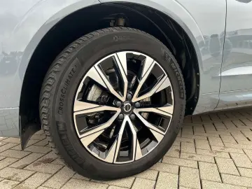 XC60 B4 Diesel FWD Core 19'' Allwetter ACC LED S
