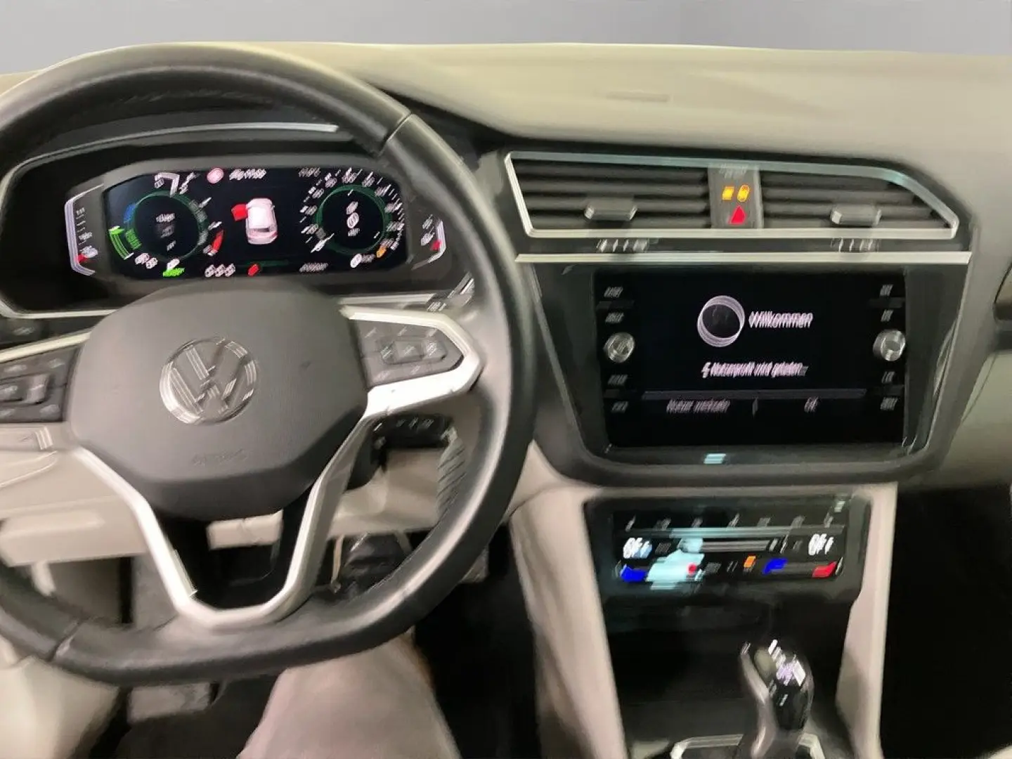 Tiguan 1.4 TSI DSG Elegance LED AHK ACC Navi