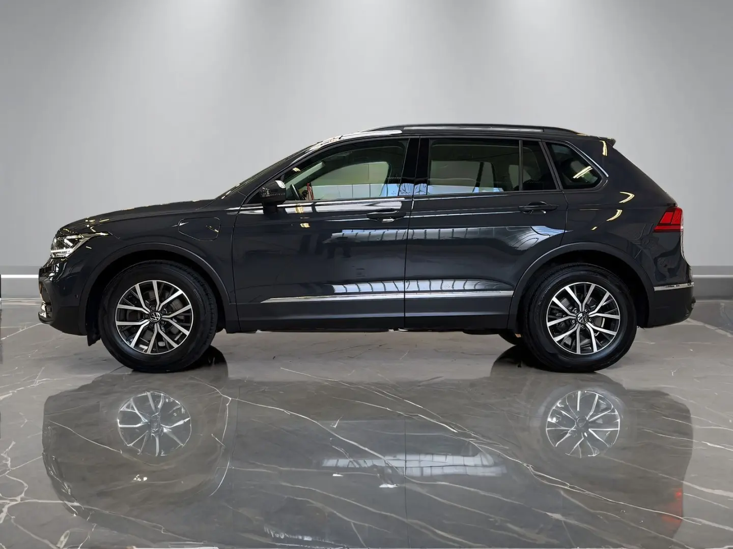 Tiguan Life 1.4TSIe DSG  AHK KAMERA LED ASSISTS