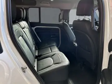Defender 110 D200 AWD
