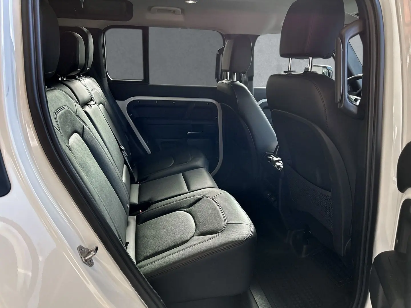 Defender 110 D200 AWD