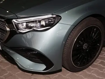 E 300 e 4M AMG MBUX 360  DIG-LED Pano AHK Night