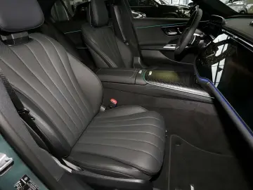 E 300 e 4M AMG MBUX 360  DIG-LED Pano AHK Night