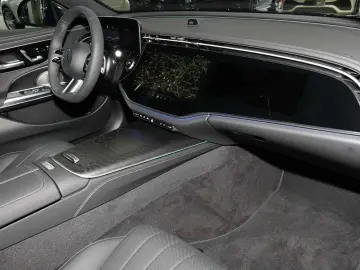 E 300 e 4M AMG MBUX 360  DIG-LED Pano AHK Night
