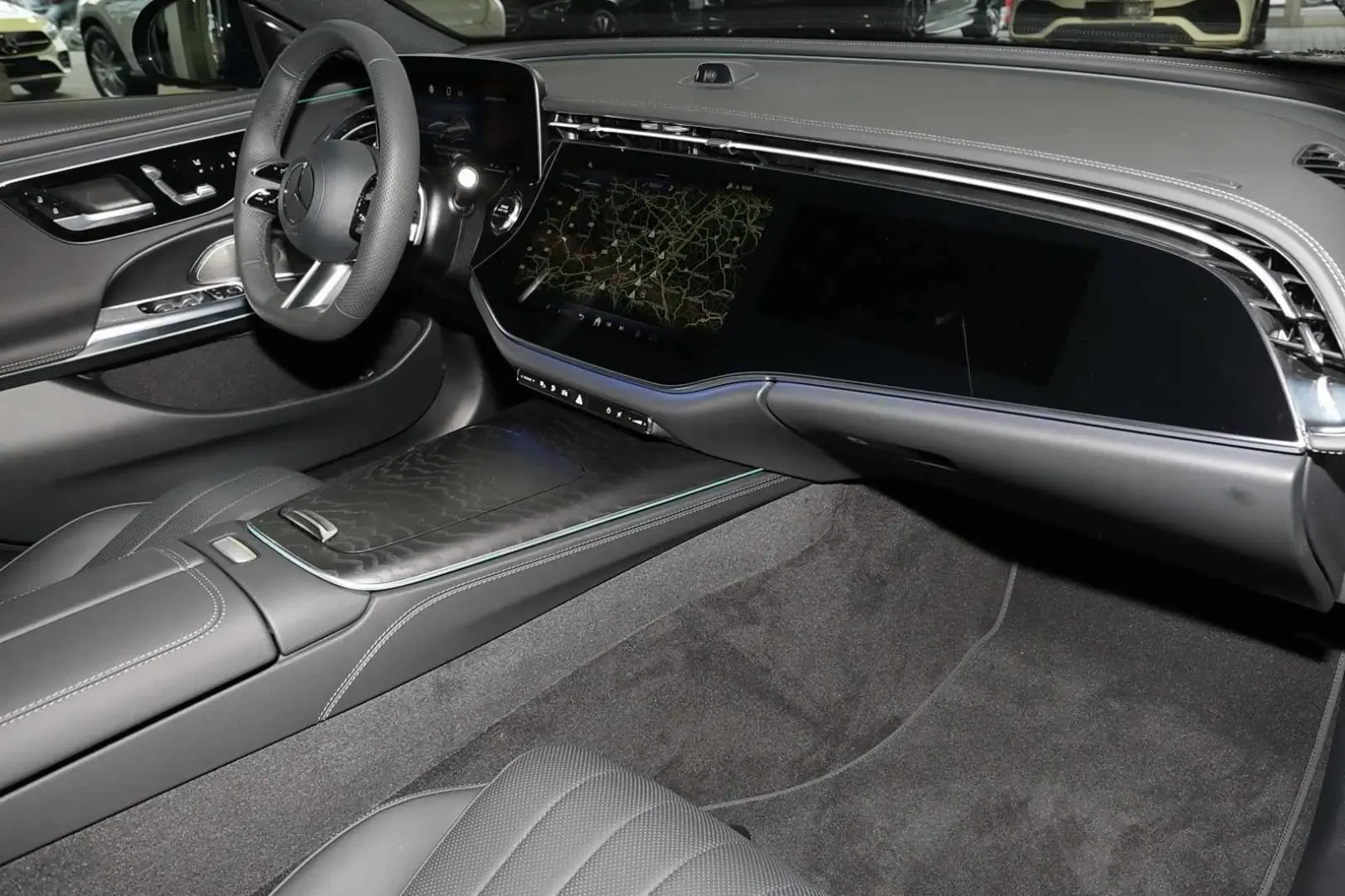 E 300 e 4M AMG MBUX 360  DIG-LED Pano AHK Night