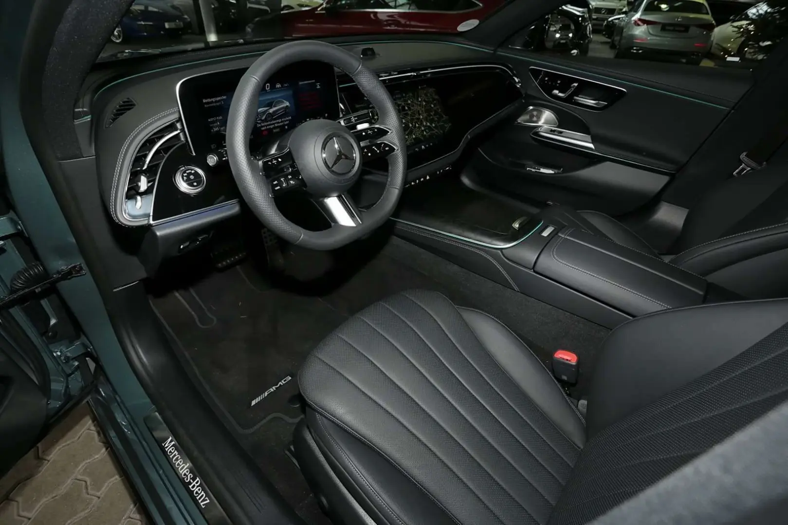 E 300 e 4M AMG MBUX 360  DIG-LED Pano AHK Night