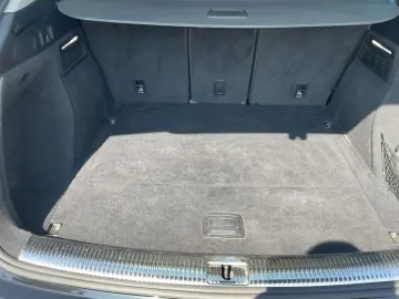 Q5 40 TDI QU S-TR DESIGN XENON NAVI RFK GRA 18