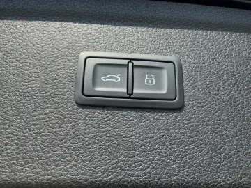 Q5 40 TDI QU S-TR DESIGN XENON NAVI RFK GRA 18