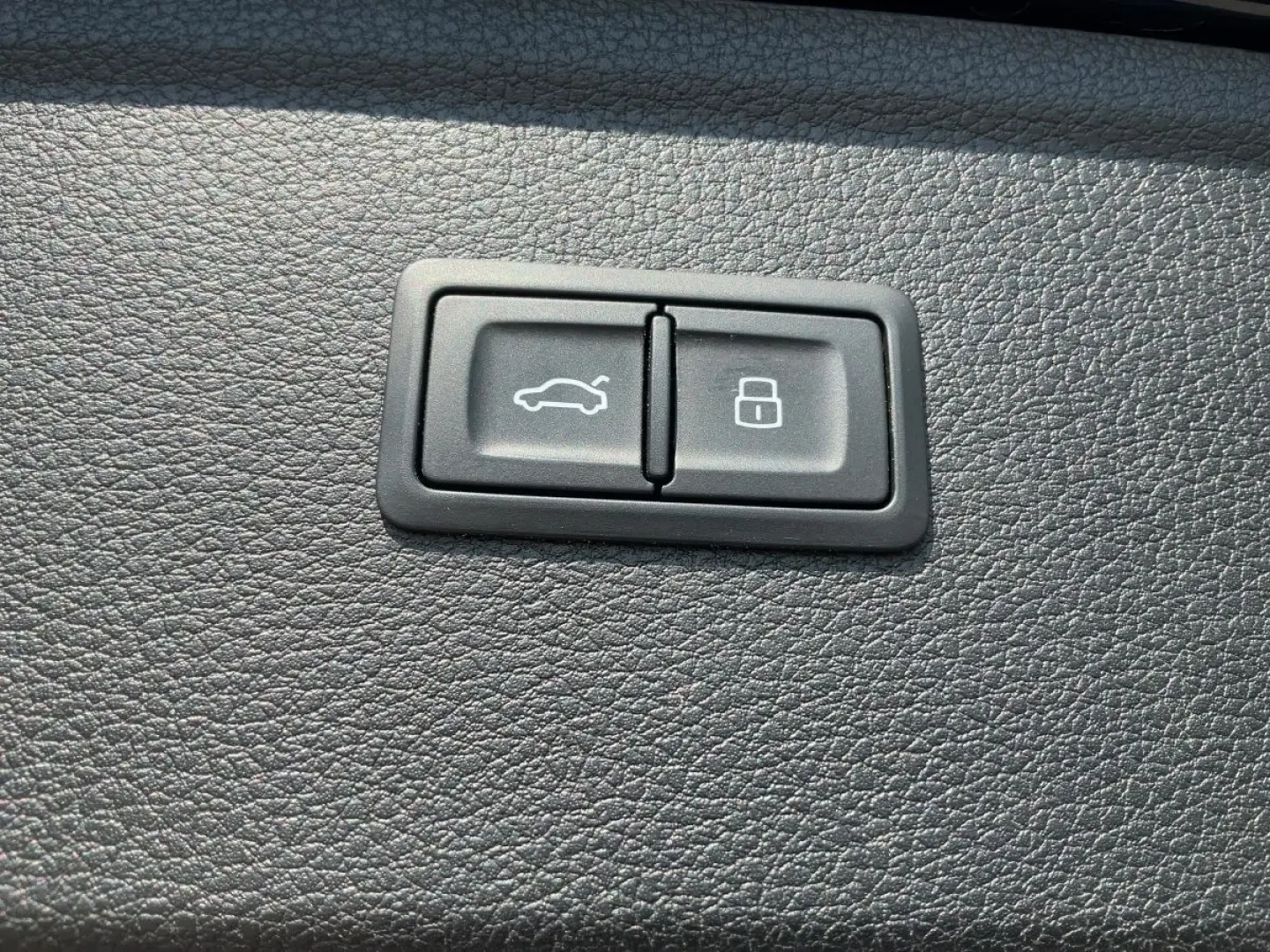 Q5 40 TDI QU S-TR DESIGN XENON NAVI RFK GRA 18