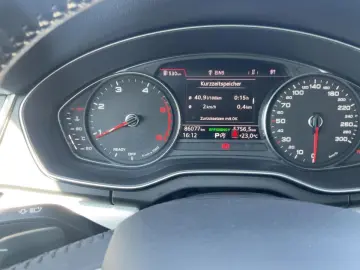 Q5 40 TDI QU S-TR DESIGN XENON NAVI RFK GRA 18
