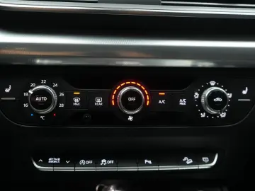 Q5 40 TDI quattro S tronic sport Navi Temp Kamer