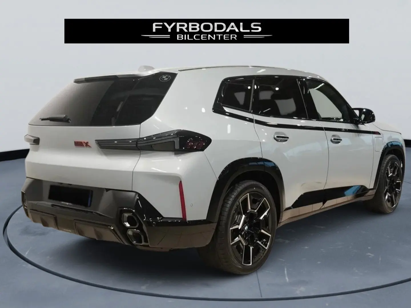 XM Red Label  748HP xDrive HUD Hybrid Plugin VAT