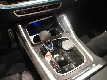 XM Red Label  748HP xDrive HUD Hybrid Plugin VAT
