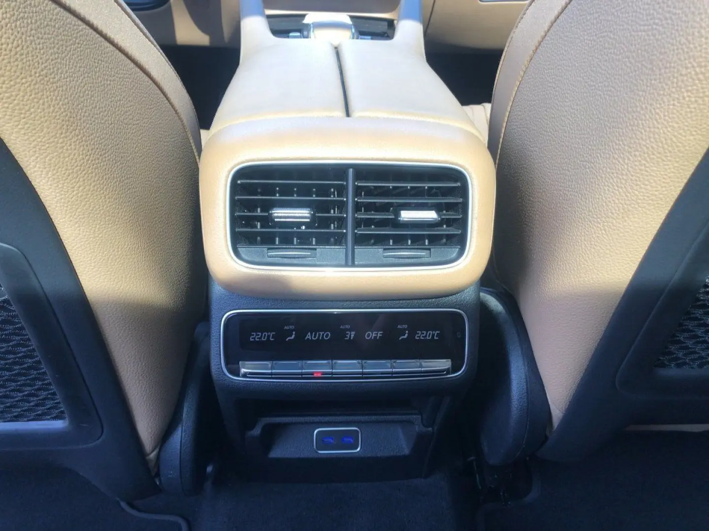 GLE 450 d AMG PLUS Pano Distr AHK Standhzg HUD B