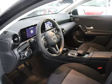 A 180 d LIMOUSINE BUSINESS-PAKET AMG  I.HAND