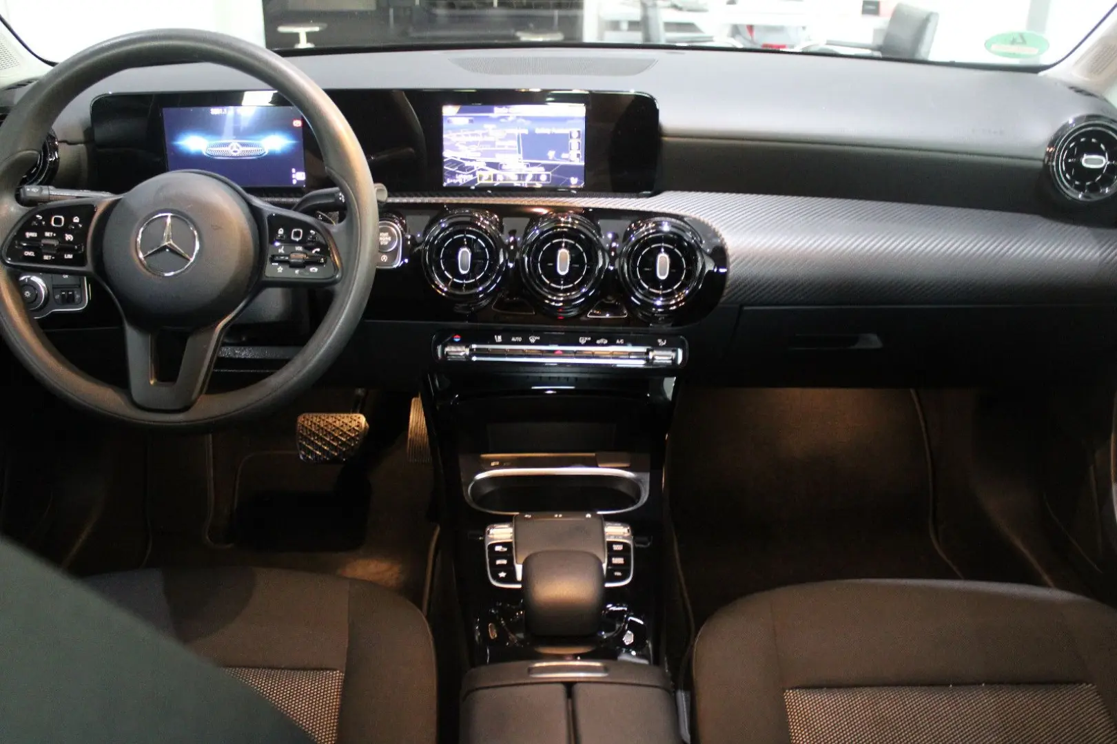 A 180 d LIMOUSINE BUSINESS-PAKET AMG  I.HAND