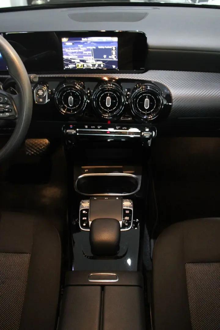 A 180 d LIMOUSINE BUSINESS-PAKET AMG  I.HAND