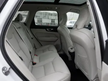 XC60 B4 Plus Dark SITZBELÜFTUNG LED PANO 360