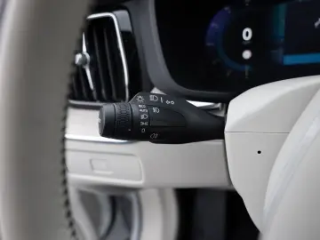 XC60 B4 Plus Dark SITZBELÜFTUNG LED PANO 360