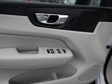 XC60 B4 Plus Dark SITZBELÜFTUNG LED PANO 360