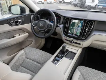 XC60 Core 2WD - AHK - Licht-Paket