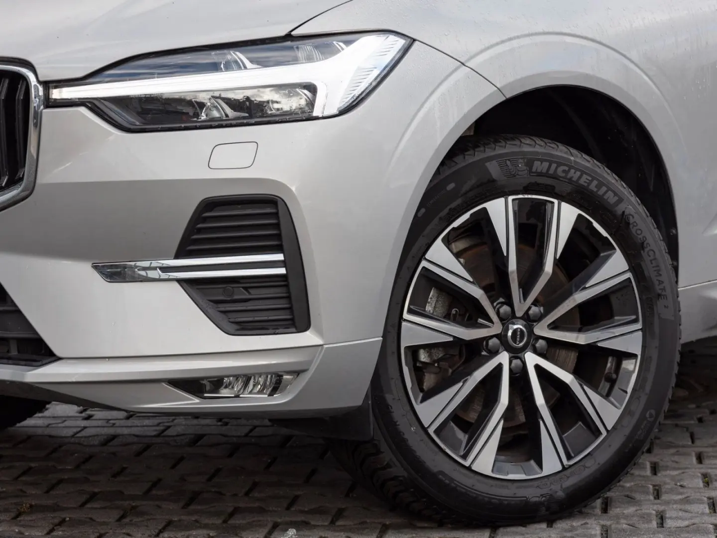 XC60 Core 2WD - AHK - Licht-Paket