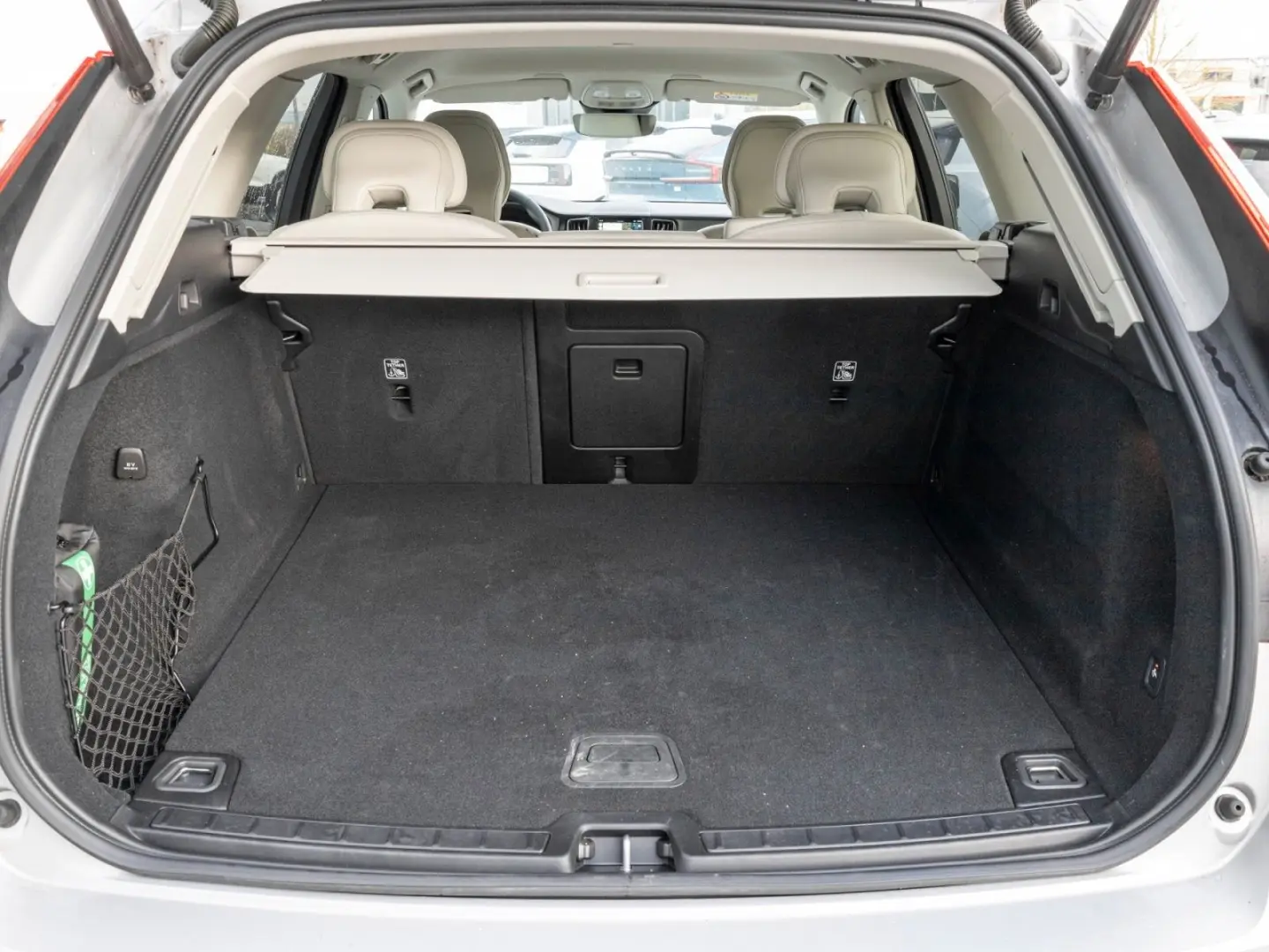 XC60 Core 2WD - AHK - Licht-Paket