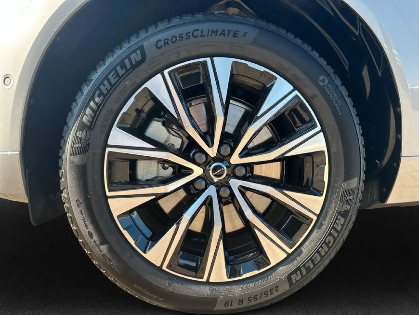 XC60 B4 B Plus Dark