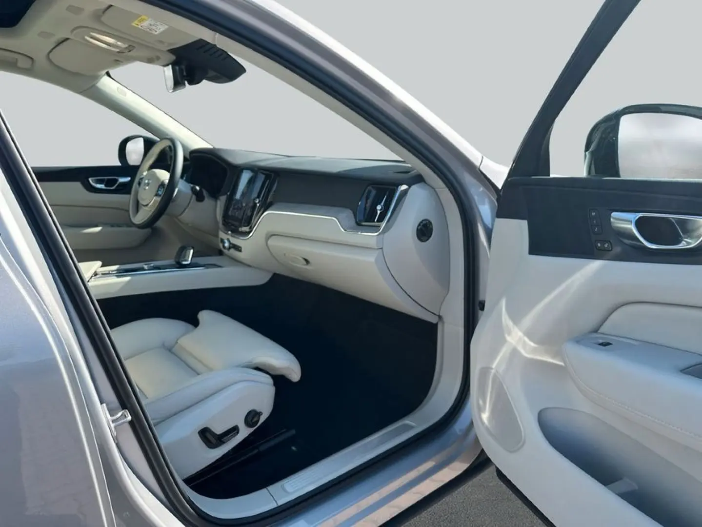 XC60 B4 B Plus Dark
