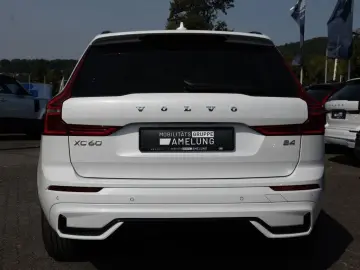 XC60 B4 Plus Dark 2WD NAVI AHK FACEL. LED PANO