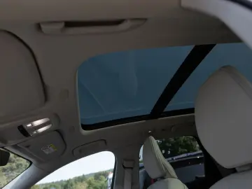 XC60 B4 Plus Dark 2WD NAVI AHK FACEL. LED PANO