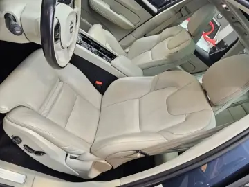 XC 60 Inscription AWD Panora Leder 48Volt MiltH