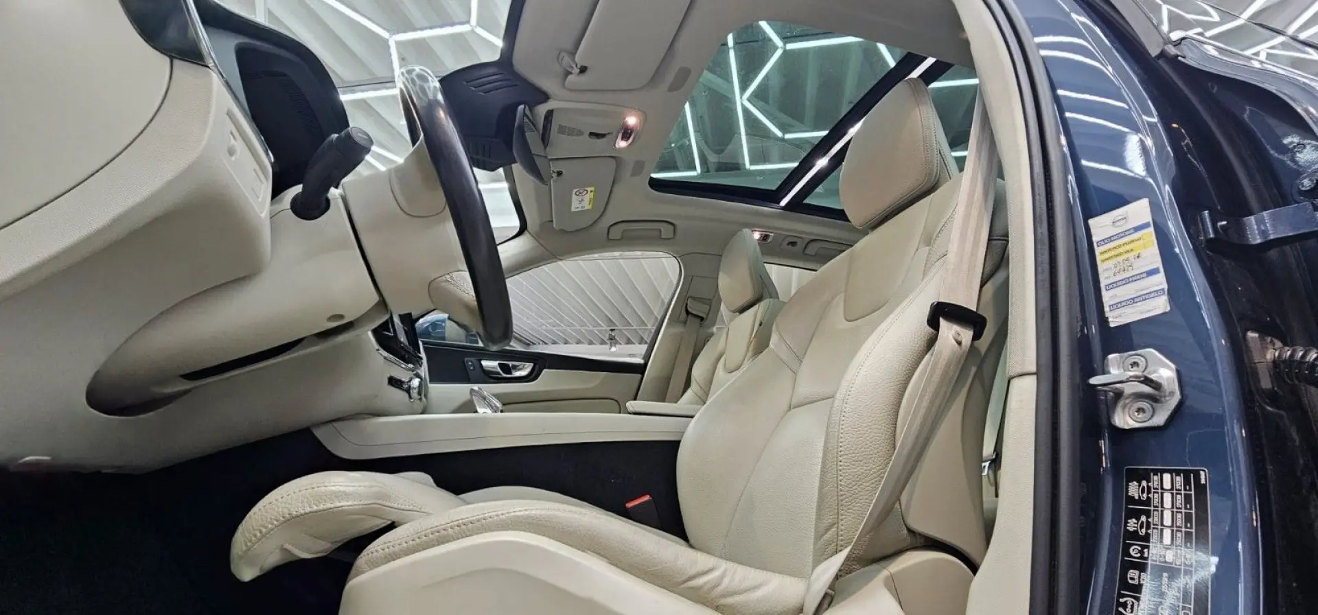 XC 60 Inscription AWD Panora Leder 48Volt MiltH