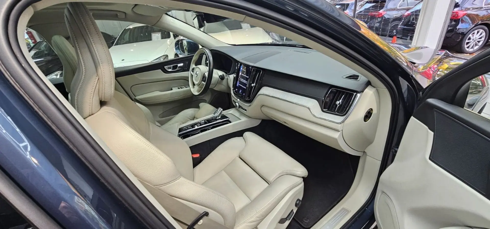 XC 60 Inscription AWD Panora Leder 48Volt MiltH