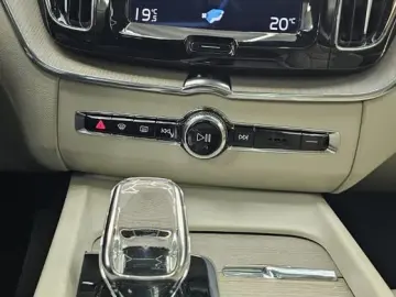 XC 60 Inscription AWD Panora Leder 48Volt MiltH