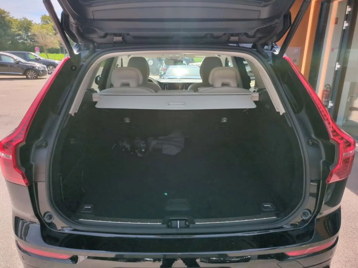 XC60 Plus Dark AWD B4 Diesel EU6d Digitales Cock