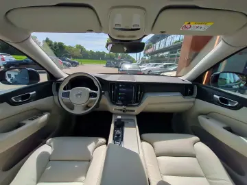 XC60 Plus Dark AWD B4 Diesel EU6d Digitales Cock