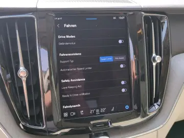 XC60 Plus Dark AWD B4 Diesel EU6d Digitales Cock