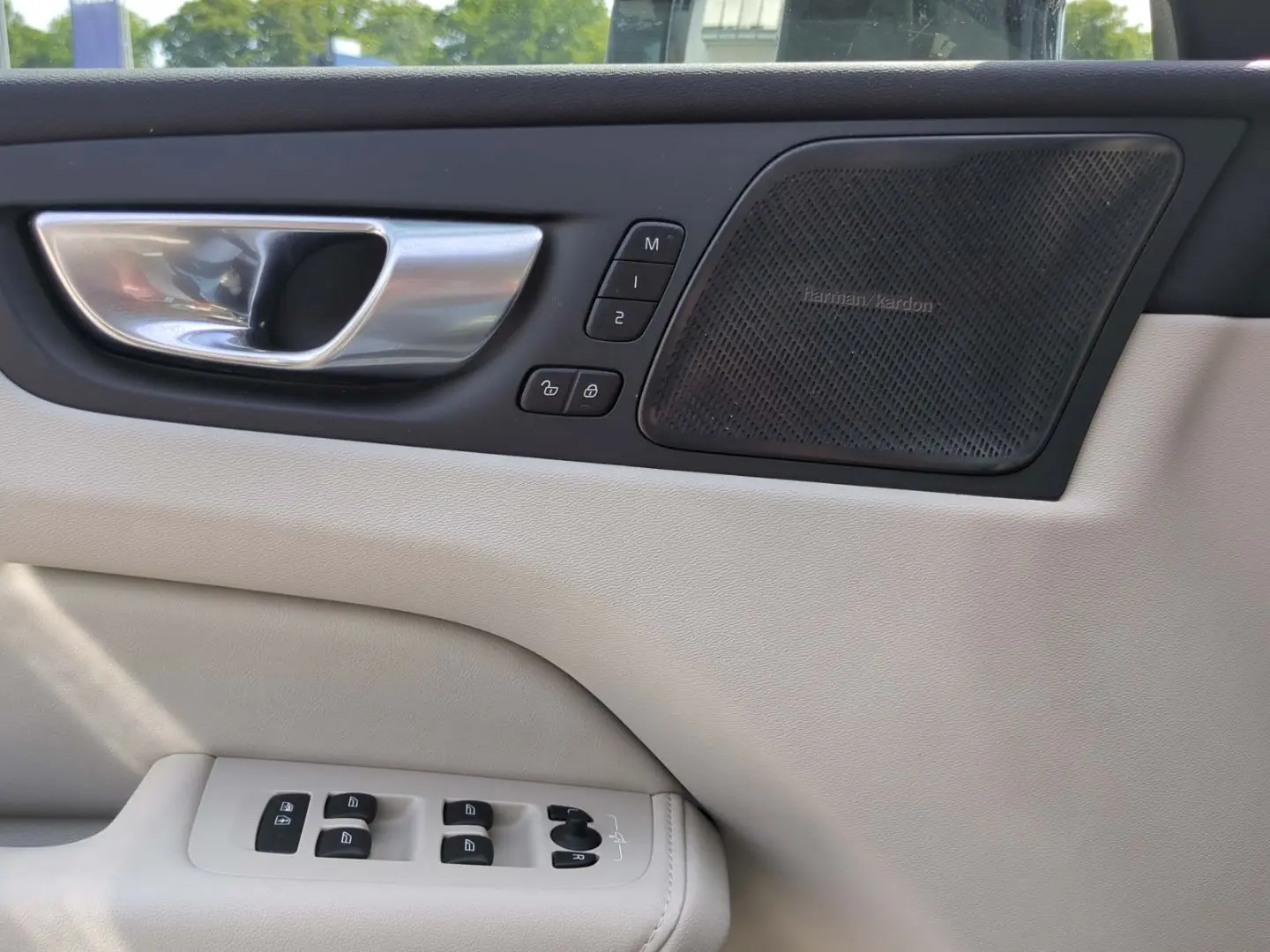 XC60 Plus Dark AWD B4 Diesel EU6d Digitales Cock