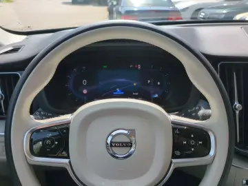 XC60 Plus Dark AWD B4 Diesel EU6d Digitales Cock