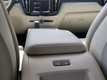 XC60 Plus Dark AWD B4 Diesel EU6d Digitales Cock
