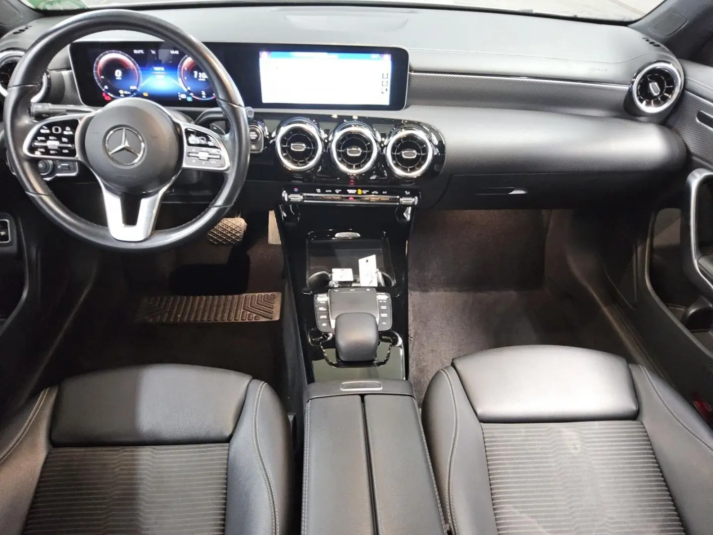 CLA 180 Progressive Navi LED MBUX AR